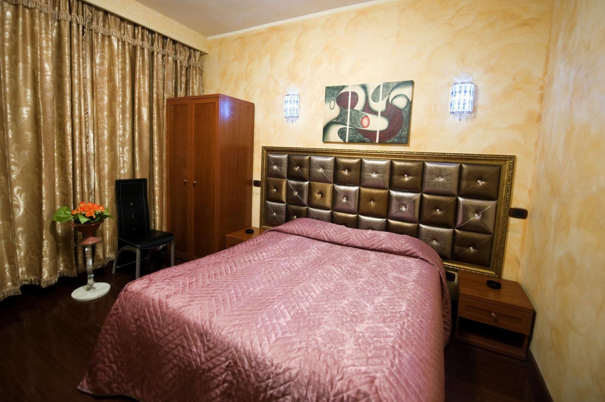 Hotel Bengasi Moncalieri Esterno foto